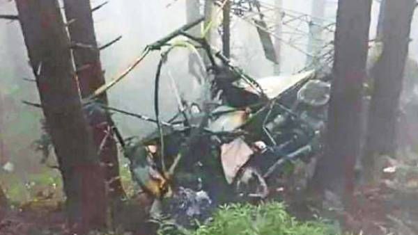 ஹெலிகாப்டர் விபத்தில் இறந்தவர்களின் உடல்களை எடுத்து சென்ற வாகனம் விபத்தில் சிக்கியது!