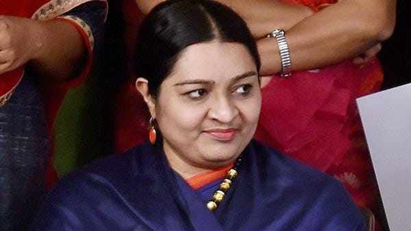 என்னை அத்தை வெறுத்தாரா?.. எங்களை அவருடன் நெருங்கவிடாததே சசிகலா கோஷ்டிதான் .. ஜெ தீபா பரபரப்பு