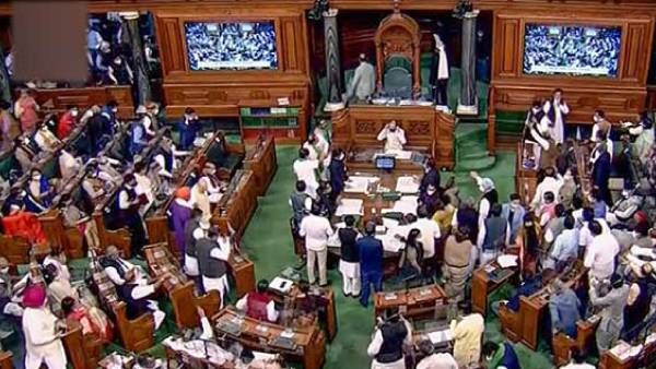 12 எம்.பிக்கள் சஸ்பெண்ட் - மத்திய அரசின் ஆலோசனைக் கூட்டம்- எதிர்க்கட்சிகள் புறக்கணிப்பு