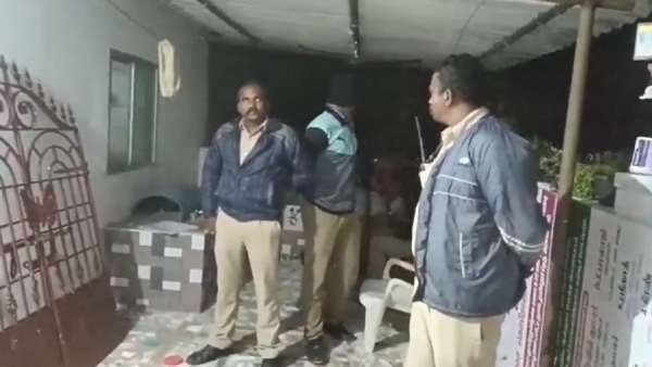 அரக்கோணம் கொள்ளையில் கைதான பிளஸ் 2 மாணவர் - யூடியூப் பார்த்து ஏர் கன் துப்பாக்கி சுட பயிற்சி