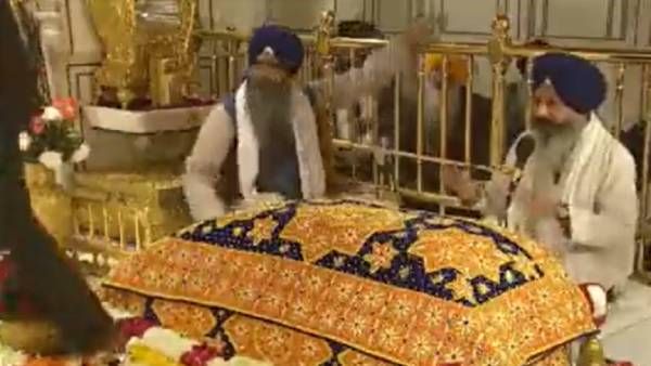 அமிர்தசரஸ் பொற் கோயிலில் அத்துமீறி நுழைந்த இளைஞர் உயிரிழப்பு - நடந்தது என்ன?