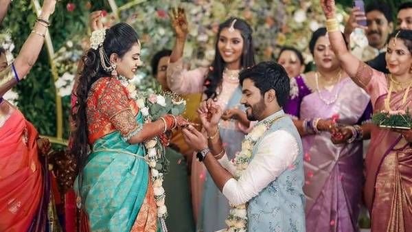 புஷ்பவனம் குப்புசாமி- அனிதா தம்பதி மகள் பல்லவி நிச்சயதார்த்தம்.. கலக்கல் போட்டோஸ்