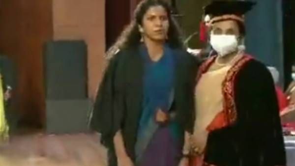 கெத்து.. வேந்தராக நியமிக்கப்பட்ட ராஜபக்சே ஆதரவு புத்த துறவி.. பட்டம் பெற மறுத்த பல்கலைக்கழக மாணவர்கள்!