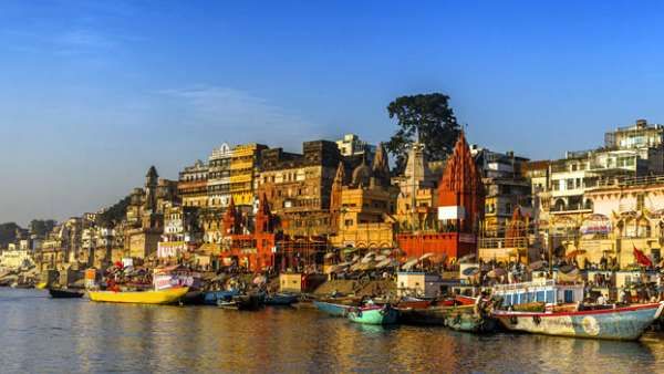 திடீரென கலர் மாறிய வாரணாசி காங். அலுவலகம்.. சொந்த கட்சியினருக்கே தெரியாதாம்.. அப்படி என்ன நடந்தது?