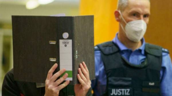 சிறுமியை விலைக்கு வாங்கி.. சித்ரவதை செய்த கொடூரன்.. காலில் சங்கிலியுடனே உயிரைவிட்ட பரிதாபம்..!