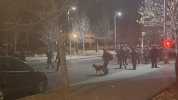 அமெரிக்காவின் கொலராடோ மாகாணத்தில் 6 இடங்களில் மர்ம நபர் துப்பாக்கிச் சூடு- 5 பேர் பலி