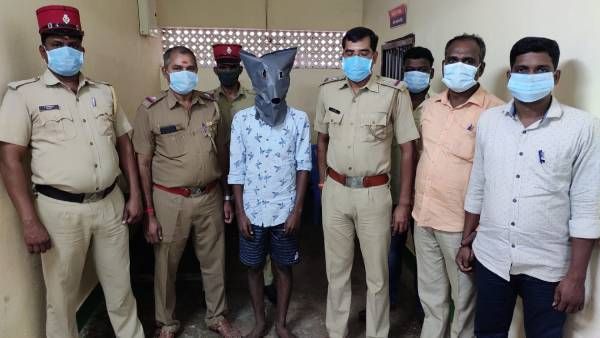 விலை உயர்ந்த செல்போன் வாங்க... குழந்தையை கடத்திய மாணவர் கைது... சிசிடிவியில் சிக்கினார்