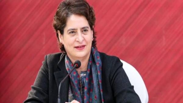 நானே களத்துல இறங்குறேன்..உபியில் யோகிக்கு ஜெர்க் கொடுக்கும் பிரியங்காகாந்தி, முதல்வர் வேட்பாளர்?