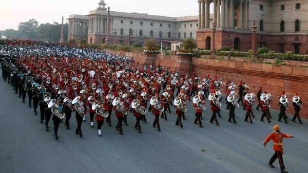 மகாத்மா காந்திக்கு பிடித்த பாடல் குடியரசு தினவிழாவில் இருந்து நீக்கம்-மீண்டும் சர்ச்சை, காரணம் என்ன?
