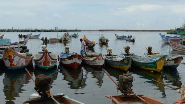 இலங்கை கடற்படை பறிமுதல் செய்த தமிழக மீனவர்களின் 105 படகுகள் ஏலம்- 5 நாட்கள் நடத்த முடிவு!