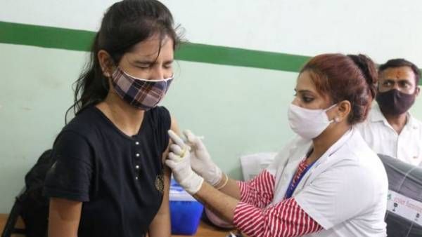 தமிழ்நாட்டில் சிறார்களுக்கு எங்கே, எப்படி வேக்சின் போடப்படும்? இன்று முதல் விநியோகம்.. முழு விபரம்!