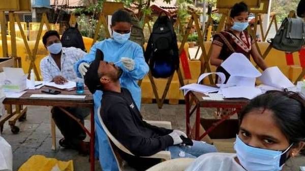 தலைநகர் சென்னையில் 8218 பேருக்கு கொரோனா.. 2ஆம் அலையை விட அதிகம்.. ஆனாலும் ஒரு நல்ல செய்தி!