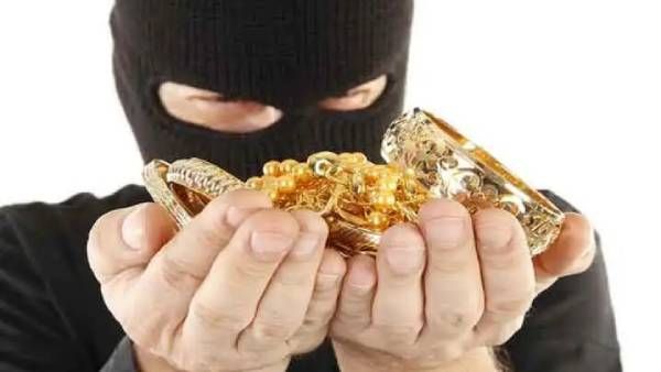 400 பவுன் நகைகள், ஒருகோடி ரூபாய் மோசடி.. பிடிபட்ட முத்தூட் பைனான்ஸ் ஊழியர்கள்!