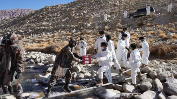 அடடே.. எல்லையில் இந்திய-சீன ராணுவ வீரர்கள் செய்த செயலை பாருங்க.. புதிய ஆண்டிலாவது அமைதி மலருமா?