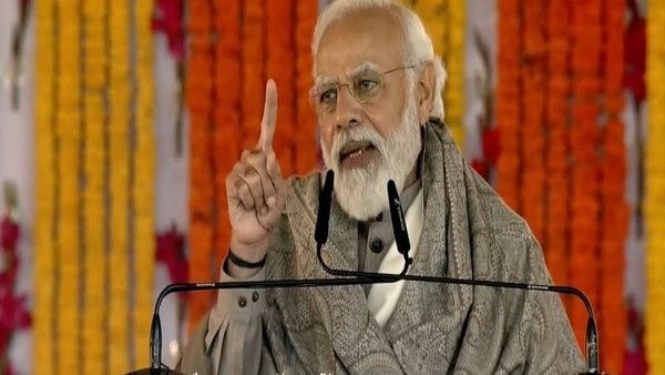 விரைவில் சட்டமன்ற தேர்தல் - உ.பி.யை குறிவைக்கும் பிரதமர்.. தயான் சந்த் மைதானத்துக்கு இன்று அடிக்கல்