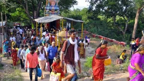 தை அமாவாசை: சதுரகிரி கோவிலில் குவிந்த பக்தர்கள் - காய்ச்சல் உள்ள பக்தர்களுக்கு அனுமதியில்லை