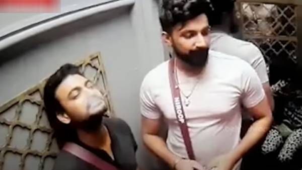 பிக்பாஸ் அல்டிமேட்: புகைவிட்டு புகைச்சலை ஏற்படுத்திய நான்கு போட்டியாளர்கள்..இவர்களும் இப்படியா