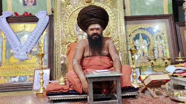 வங்கி லாக்கரில் இருந்து மீட்கப்பட்ட மரகதலிங்கம்... ஒப்படைக்க கோரும் தருமபுரம் ஆதீன மடாதிபதி