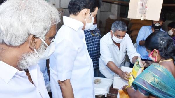 முதல்வர் ஸ்டாலின் போட்ட உத்தரவு.. உடனே களமிறங்கிய அமைச்சர்கள்.. ரேஷன் கடைகளில் அதிரடி ஆய்வு!