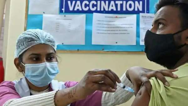 கொரோனா தடுப்பூசி இன்னும் போடலையா? இன்று மெகா தடுப்பூசி முகாமில் ஊசி போடலாம்