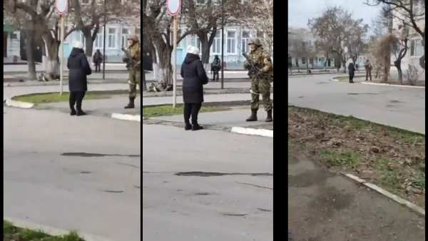 துப்பாக்கியுடன் ரஷ்ய வீரர்.. 