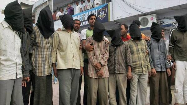 ஆபத்தான ஆட்கொல்லிகள்! அகமதாபாத் குண்டுவெடிப்பு வழக்கில் 38 பேருக்கு தூக்கு -தீர்ப்பில் சொன்னது என்ன