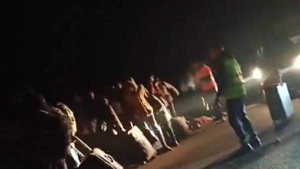 உக்ரைன் எல்லையில் இந்திய மாணவர்கள் மீது தாக்குதல்! 'டார்ச்சர்' செய்வதாக மாணவிகள் புகார்! பரபர வீடியோ