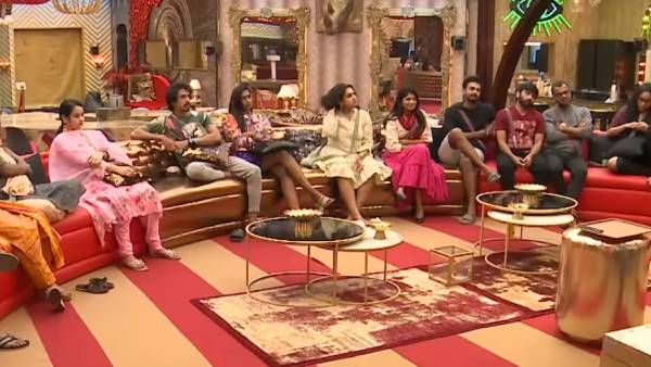 ஓப்பனா முகத்துல மார்க் போட்ட போட்டியாளர்கள்...அவர்கிட்ட மட்டும் யாரும் போகலையே.. அவ்ளோ பயமா??