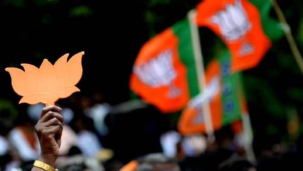 தமிழக உள்ளாட்சிகளில் மலர்ந்த தாமரை: நாங்க வந்துட்டோம்னு சொல்லு... ட்விட்டரில் ட்ரெண்ட் செய்த பாஜக