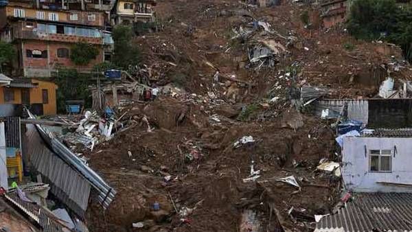 வரலாறு காணாத வெள்ளம்.. பிரேசில் நிலச்சரிவில் சிக்கி 117 பேர் பலி