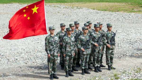 இந்திய எல்லையில் நுழைந்த சீன ராணுவம்?.. உள்ளூர் மக்களை விரட்டியடித்ததாக லடாக் அதிகாரி புகார்!