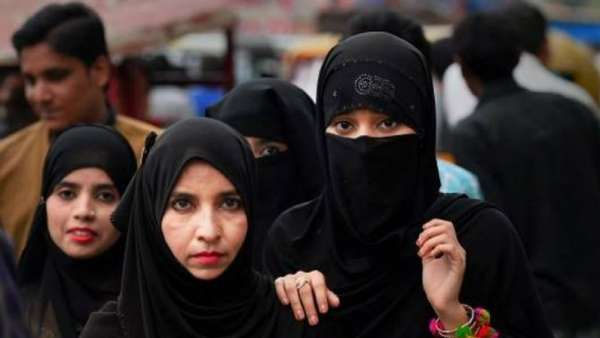 ஹிஜாப் விவகாரம்: மாணவி தரப்பு வழக்கறிஞரை குறிவைத்த இந்துத்வ அமைப்புகள்..ஆதரவளித்த ராமகிருஷ்ண ஆசிரமம்