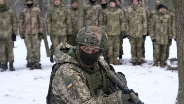 உக்ரைன் மீது போர் தொடுக்கும் அளவுக்கு ரஷ்யா கோபப்பட்டது ஏன்? பின்னணி தகவல்கள்