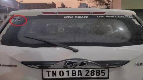 திமுக எம்எல்ஏவை வழிமறித்த அதிமுகவினர்.. கார் கண்ணாடி உடைப்பு.. சென்னை ஆர்.கே.நகரில் திடீர் பதற்றம்!