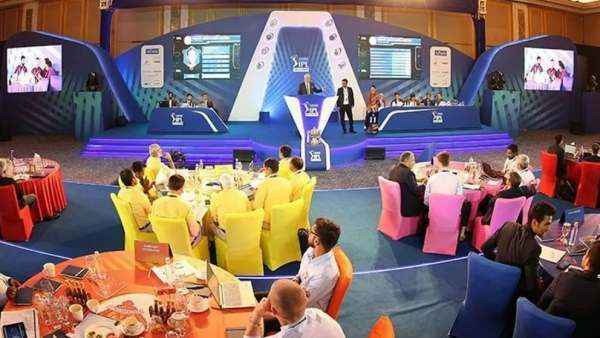 இதுதான் பிளான்.. ஆரம்பத்தில் அமைதியாக இருந்து.. சட்டென கார்டை தூக்கிய சிஎஸ்கே.. நடந்தது என்ன?