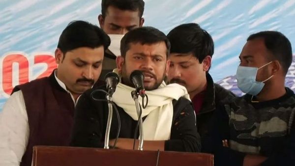 உ.பி.யில் அடாவடி.. கன்னையா குமார் மீது ரசாயன மை வீச்சு.. பதறிப்போன காங்கிரஸ் தொண்டர்கள்