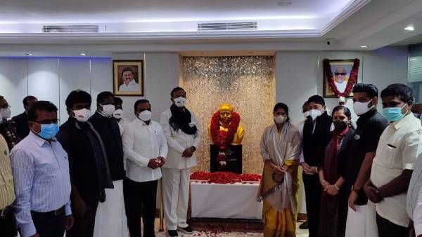 கூட்டாட்சி தத்துவத்தை பேணி காப்போம் - அண்ணா நினைவு நாளில் கனிமொழி ட்வீட்