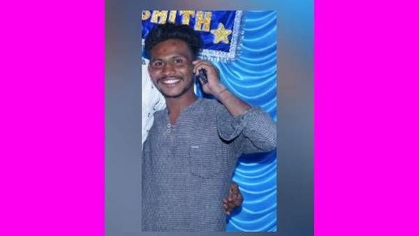 காட்டுக்குள் 