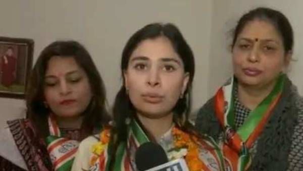 சித்துவுக்கே சித்துவேலை காட்டிய சன்னி..அப்பா ஜெயிக்கும் வரை கல்யாணம் பண்ணிக்க மாட்டேன் - சித்து மகள்