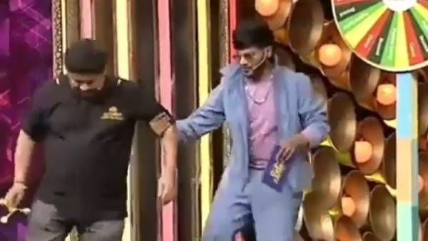 குக் வித் கோமாளியை விட்டு வெளியேறிய செஃப்..காலில் விழுந்து கெஞ்சிய புகழ்..இதுதான் பிரச்சனையா?