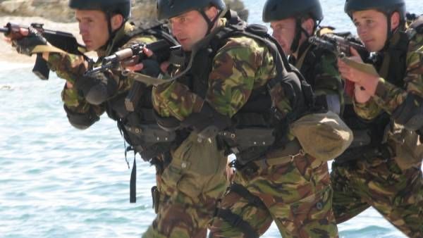 பெரியண்ணன் ரஷ்யாவின் பேரழிவு போரை தாக்குப் பிடிக்குமா உக்ரைன்? ராணுவ பலம் எப்படி உள்ளது? ஒப்பீடு