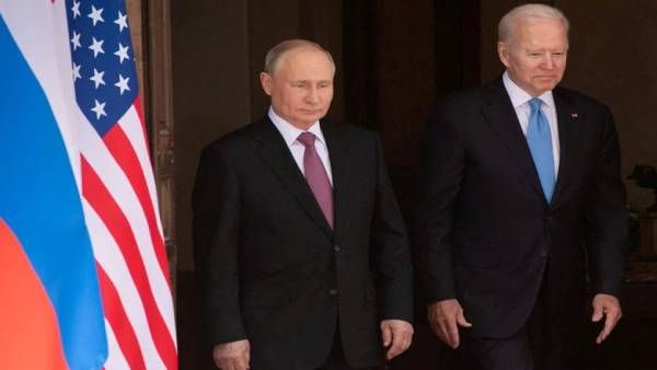 புடின் “ஒரு போர் குற்றவாளி”.. ரஷ்யா மீது கூடுதல் தடைகள்.. அமெரிக்க அதிபர் ஜோ பைடன் கடும் தாக்கு..!