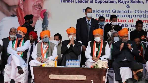 24 மணி நேரத்தில் 2ஆவது மீட்டிங்.. பரபரக்கும் ஜி23 அதிருப்தி தலைவர்கள்! காங்.-இல் நடப்பது என்ன?