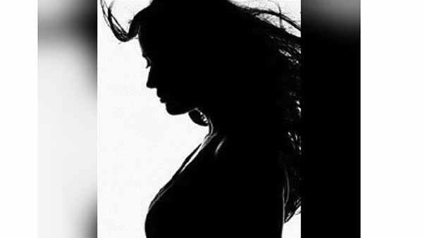 குளிக்கும்போது பாத்ரூமுக்குள் நுழைந்து.. அலறிய பெண்.. ஒரு ராணுவ அதிகாரி செய்ற காரியமா இது.. கர்மம்!