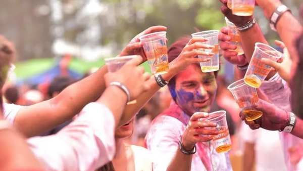 50 பெண்கள்.. 500 ஆண்கள்! எம்எல்ஏவுக்கு சொந்தமான ஈசிஆர் ரிசார்ட்டில் போதை பார்ட்டி? போலீசார் விசாரணை