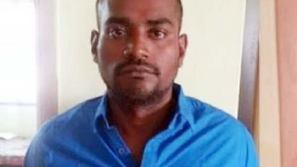 ரவுடி நீராவி முருகன் நெல்லை மாவட்டம் களக்காடு அருகே போலீஸ் என்கவுண்டரில் சுட்டுக்கொலை