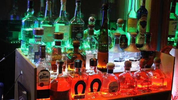 ஈசிஆர் மது விருந்து.. ஒரே நைட்டில் 14 லட்சத்தை குவித்த ரிசார்ட்?.. நள்ளிரவில் நடந்தது என்ன?