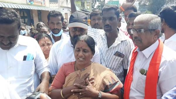 இப்படி பண்ணீட்டீங்களே..உள்ளடி வேலையால் கண்ணீர் மல்க வெளியேறிய “தோழர்”..முன்மொழியக் கூட யாரும் வரலையே