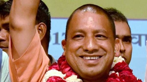 'யோகி ஆதித்யநாத்' - உத்தரப்பிரதேசத்தின் தவிர்க்க முடியாத சக்தியாக உருவானது எப்படி?