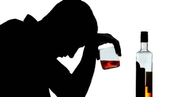 முட்டாள்கள் தினம்.. கோயிலில் திருமணம் - போதையில் ஆணுக்கு தாலி கட்டிய இளைஞர்! அப்றம் என்னாச்சு?